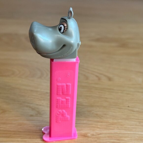 PEZ Candy Dispenser DreamWorks Madagascar Gloria the Hippo, Pink Stem, 2005 - Picture 4 of 16